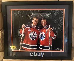 Upper Deck Fanatic Framed Photo Connor Mcdavid Wayne Gretzky Sign Auto 100 26x22