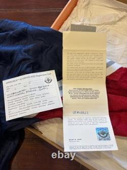 Upper Deck, Signed Wayne Gretzky Jersey, COA, Original Box