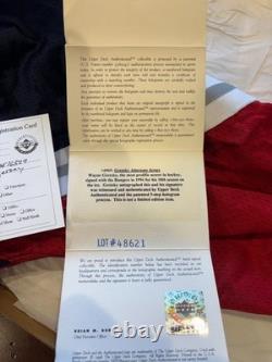 Upper Deck, Signed Wayne Gretzky Jersey, COA, Original Box