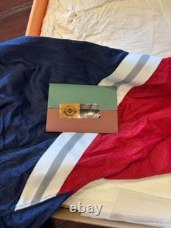 Upper Deck, Signed Wayne Gretzky Jersey, COA, Original Box