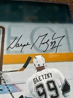 Upper Deck UDA Wayne Gretzky Respect Signed Autographed Photo 16x20 COA Kings