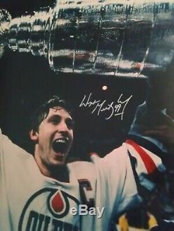 Upper Deck UDA Wayne Gretzky signed framed 16 x 20 photo Limited # 52 of 250 AI