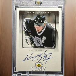 Upper Deck UD Authentics 1999 Wayne Gretzky WG2 Auto Los Angeles Kings
