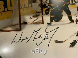 Upper Deck Wayne Gretzky Autographed Photo