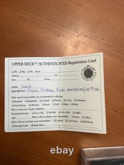 Upper Deck Wayne Gretzky LA Kings Autographed Hockey Puck