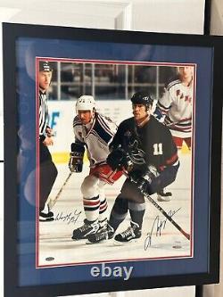 Upper Deck Wayne Gretzky Mark Messier Signed 16x20 Photo Framed Holograms Only