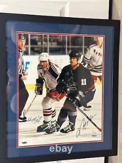 Upper Deck Wayne Gretzky Mark Messier Signed 16x20 Photo Framed Holograms Only