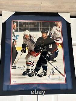 Upper Deck Wayne Gretzky Mark Messier Signed 16x20 Photo Framed Holograms Only