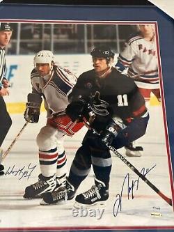 Upper Deck Wayne Gretzky Mark Messier Signed 16x20 Photo Framed Holograms Only