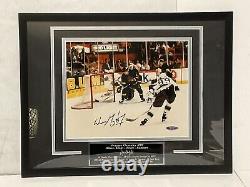 Upper Deck Wayne Gretzky Signed 8 x 10 Photo Framed withnameplate Hologram Only