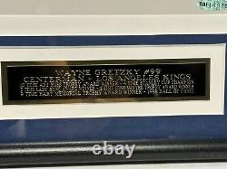 Upper Deck Wayne Gretzky Signed 8x10 Photo #185/199 Framed withengraved nameplate