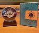 Upper Deck Wayne Gretzky Signed Los Angeles Kings Game Puck Hologram #auc36647