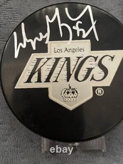 Upper Deck Wayne Gretzky Signed Los Angeles Kings Game Puck Hologram #AUC36647