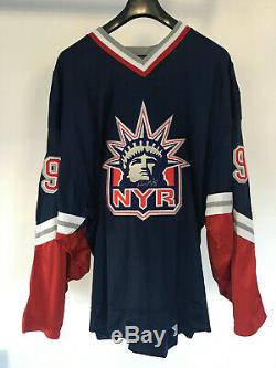 Upper Deck Wayne Gretzky autographed New York Ranger Liberty road jersey