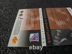 WAYNE GRETZKY 2003 Upper Deck Premiere Collection On Card Autograph