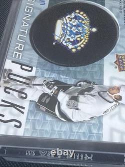 WAYNE GRETZKY-2016/17 UD Signature Pucks (#17/17) AUTO