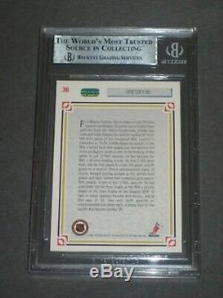 WAYNE GRETZKY Signed 1991-92 UPPER DECK Card #38 Beckett Slabbed