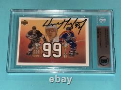 WAYNE GRETZKY Signed 1991-92 UPPER DECK Card #38 Beckett Slabbed BAS