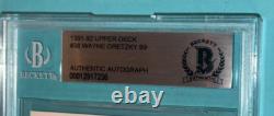 WAYNE GRETZKY Signed 1991-92 UPPER DECK Card #38 Beckett Slabbed BAS