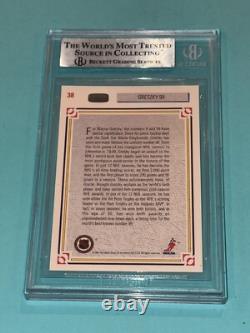 WAYNE GRETZKY Signed 1991-92 UPPER DECK Card #38 Beckett Slabbed BAS