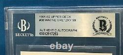 WAYNE GRETZKY Signed 1991-92 UPPER DECK Card #38 Beckett Slabbed BAS