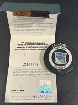 WAYNE GRETZKY Signed Auto Rangers Official Game Puck Upper Deck UDA Coa