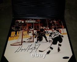 WAYNE GRETZKY UPPER DECK LIMITED EDITION 802 GOAL SIGNED 8x10 PHOTO UDA