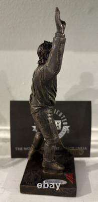 WAYNE GREYZKY #99 Signed AUTO Mini Kings STATUE Upper Deck Authenticated UDA