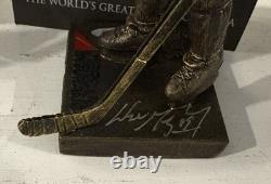 WAYNE GREYZKY #99 Signed AUTO Mini Kings STATUE Upper Deck Authenticated UDA