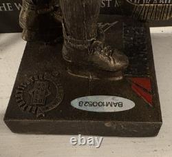 WAYNE GREYZKY #99 Signed AUTO Mini Kings STATUE Upper Deck Authenticated UDA
