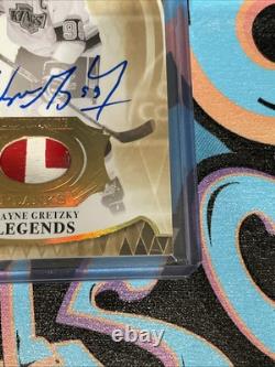 Wayne Gretzky 10/10 Ultimate Planks Auto 2023-24 Upper Deck Ultimate LPL-WG (PH)