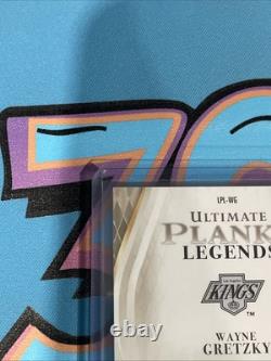 Wayne Gretzky 10/10 Ultimate Planks Auto 2023-24 Upper Deck Ultimate LPL-WG (PH)