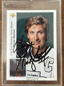 Wayne Gretzky 1992 UPPER DECK #435 Autographed