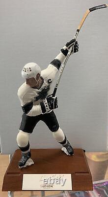 Wayne Gretzky 1994 Hockey Salvino Figurines Upper Deck AUTOGRAPHED 583/950 + coa