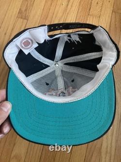 Wayne Gretzky 1994 Upper Deck Auth 802 All-Time NHL Goal Scorer Comm Hat New