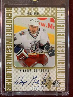 Wayne Gretzky 1999 Upper Deck SP Sign Of The TImes Gold On Card Auto 42/99