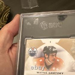 Wayne Gretzky 2015-16 Upper Deck The Cup GOLD SPECTRUM /12 ON CARD AUTO SGC 8.5