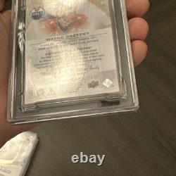 Wayne Gretzky 2015-16 Upper Deck The Cup GOLD SPECTRUM /12 ON CARD AUTO SGC 8.5