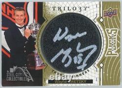 Wayne Gretzky 2019-20 Upper Deck Trilogy Trophy Winners Puck Signature Auto Card