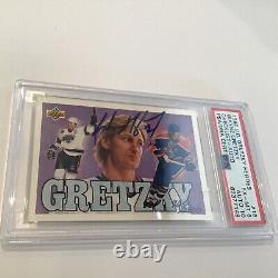 Wayne Gretzky 765/2800 1992-93 UD #18 Hockey Heros Autograph PSA Graded With COA