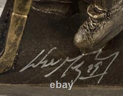 Wayne Gretzky #99 Signed Mini Kings STATUE Upper Deck Authenticated UDA Auto
