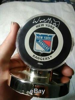 Wayne Gretzky AUTHENTIC SIGNED NHL Puck! Upper Deck COA. NewYork. Rangers