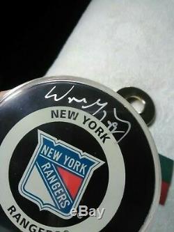 Wayne Gretzky AUTHENTIC SIGNED NHL Puck! Upper Deck COA. NewYork. Rangers