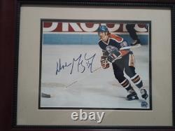 Wayne Gretzky Authenticated Autographed Picture, Framed