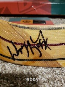 Wayne Gretzky Autographed Easton Blade / Puck Upper Deck Ltd # 40/499