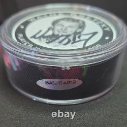 Wayne Gretzky Autographed Hall of Fame Hockey Puck 1999 Inductee Upper Deck