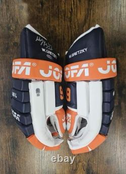 Wayne Gretzky Autographed Hockey Glove Upper Deck COA Edmonton Oilers Pouch Box