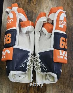 Wayne Gretzky Autographed Hockey Glove Upper Deck COA Edmonton Oilers Pouch Box