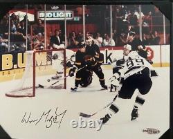 Wayne Gretzky Autographed Photo 802 Record Goals Upper Deck Certified