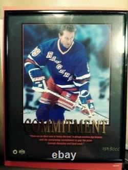 Wayne Gretzky Commitment to Excellence. Upper Deck 1996 Framed Autosigned #459